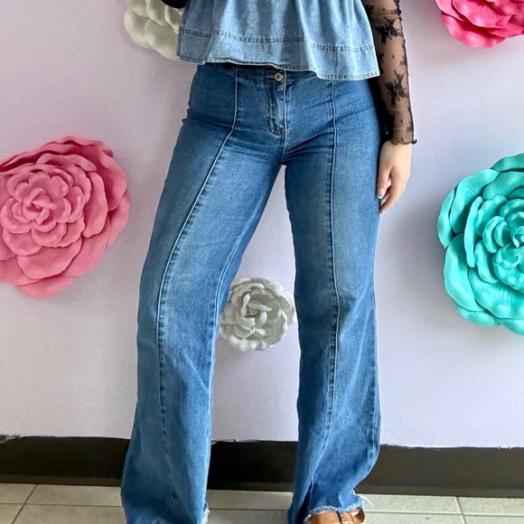 High-Waist Flare Jeans - Picture 3 of 4